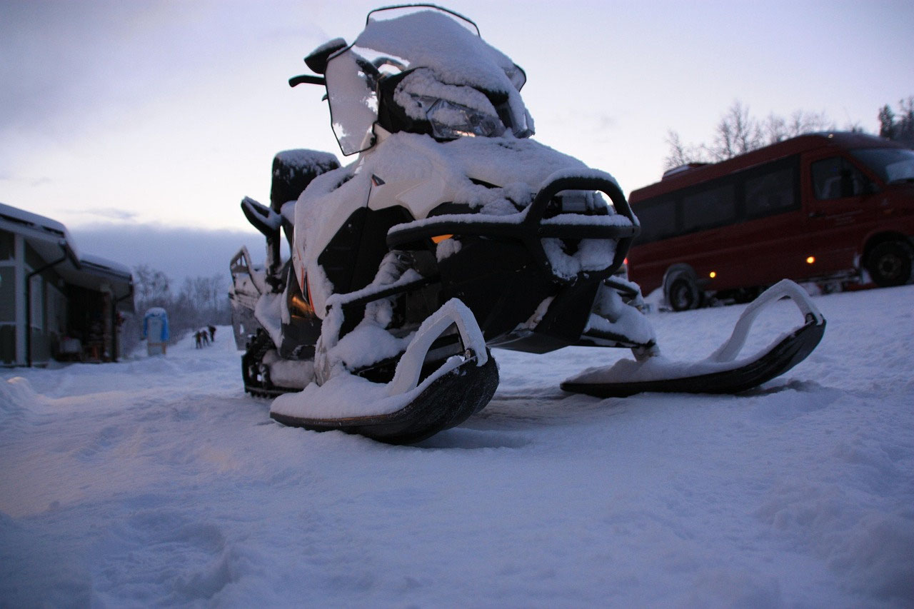 Tour abgesagt in Lappland, was nun? Warum Individualtourismus deinen Urlaub rettet, wenn das Wetter nicht mitspielt